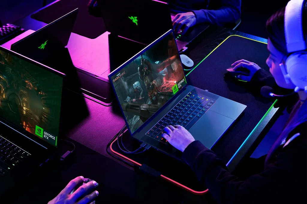 doświadcz razer blade 16